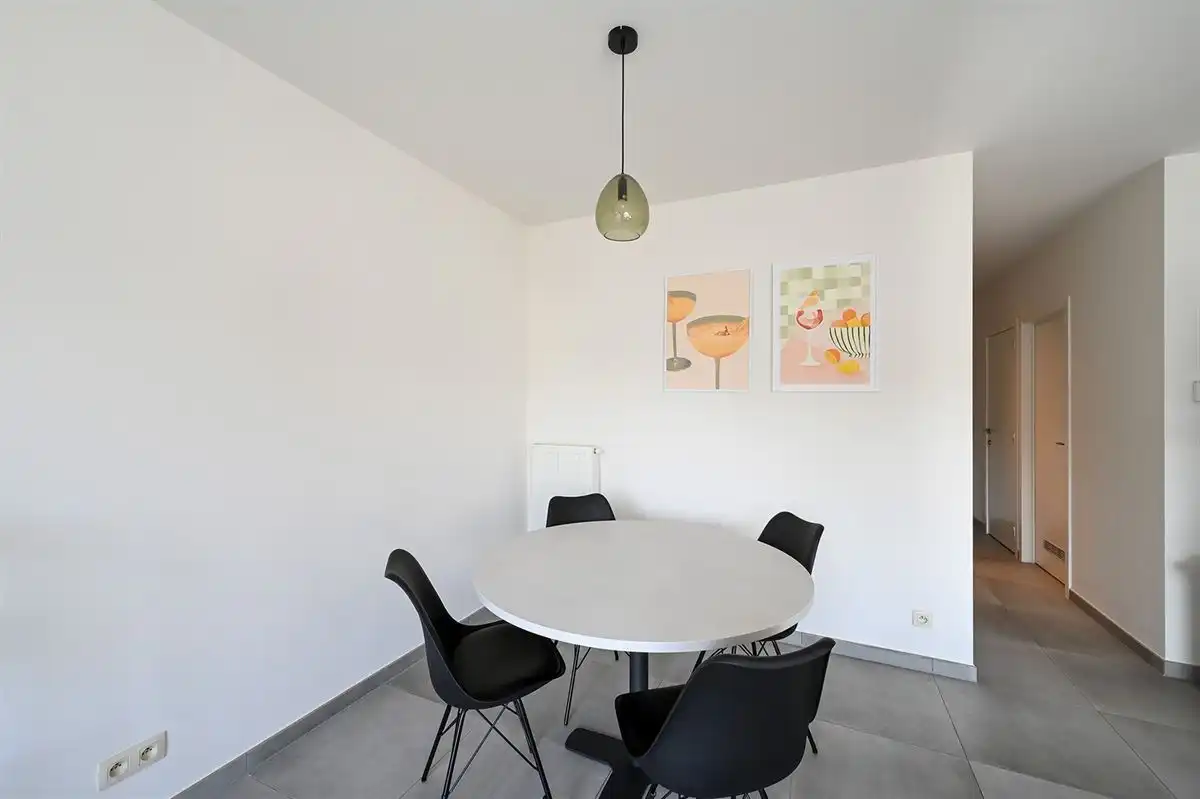 Appartement met 2 slaapkamers, groot terras en garage foto 5
