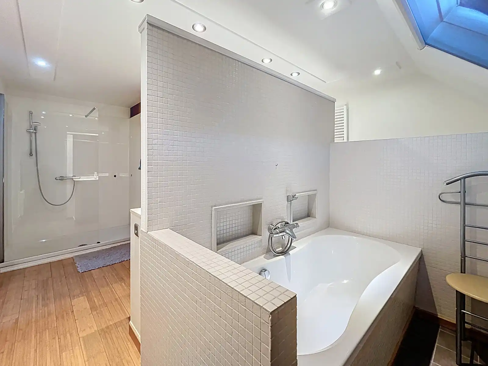 Rustig gelegen charmante villa met 4/5 slpk. in Geistingen. foto 24