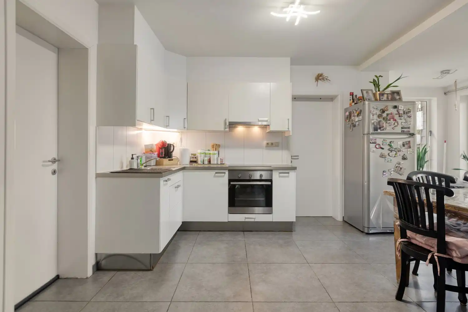 Charmante split-level woning met 3 slaapkamers en ruime tuin in Kotem, Maasmechelen. foto 9