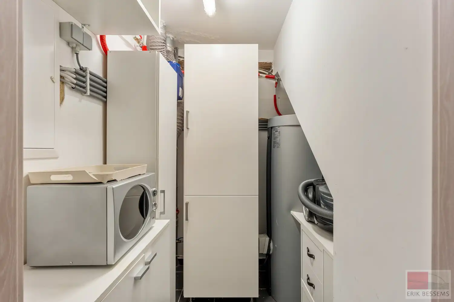 Indrukwekkend en uiterst charmant vakwerk landhuis, Veurs 31 te Sint-Martens-Voeren hartje Voerstreek. foto 29