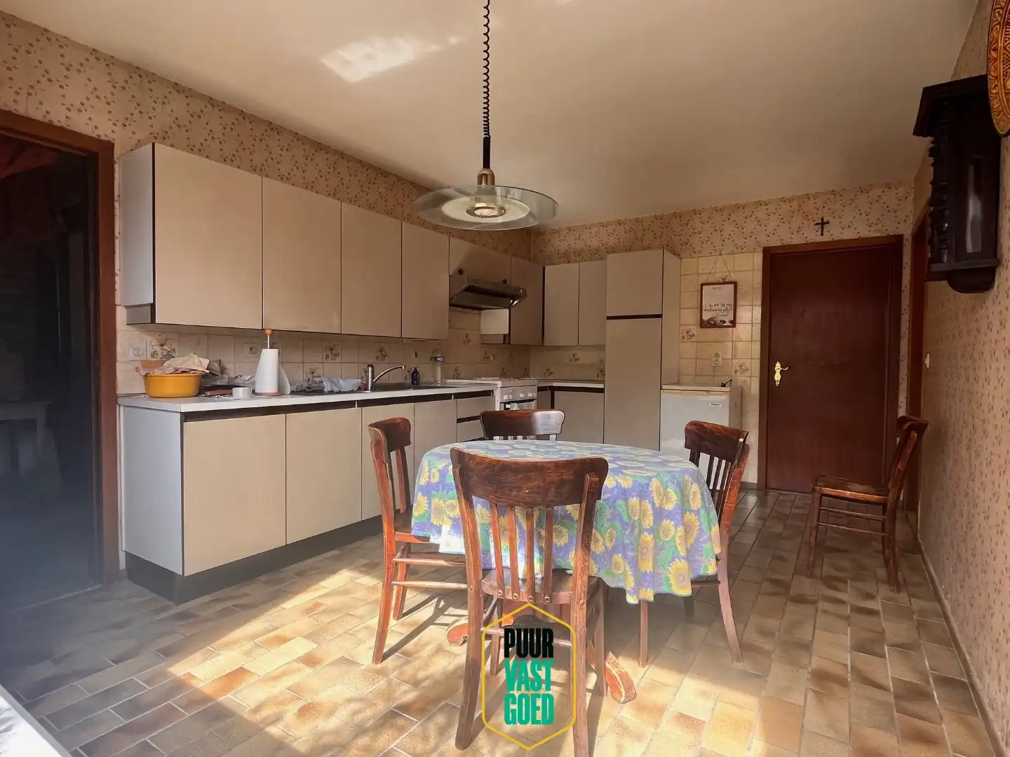 Bijzonder ruim halfopen huis op 5 are grond met toffe zonnige tuin + garage  foto 10