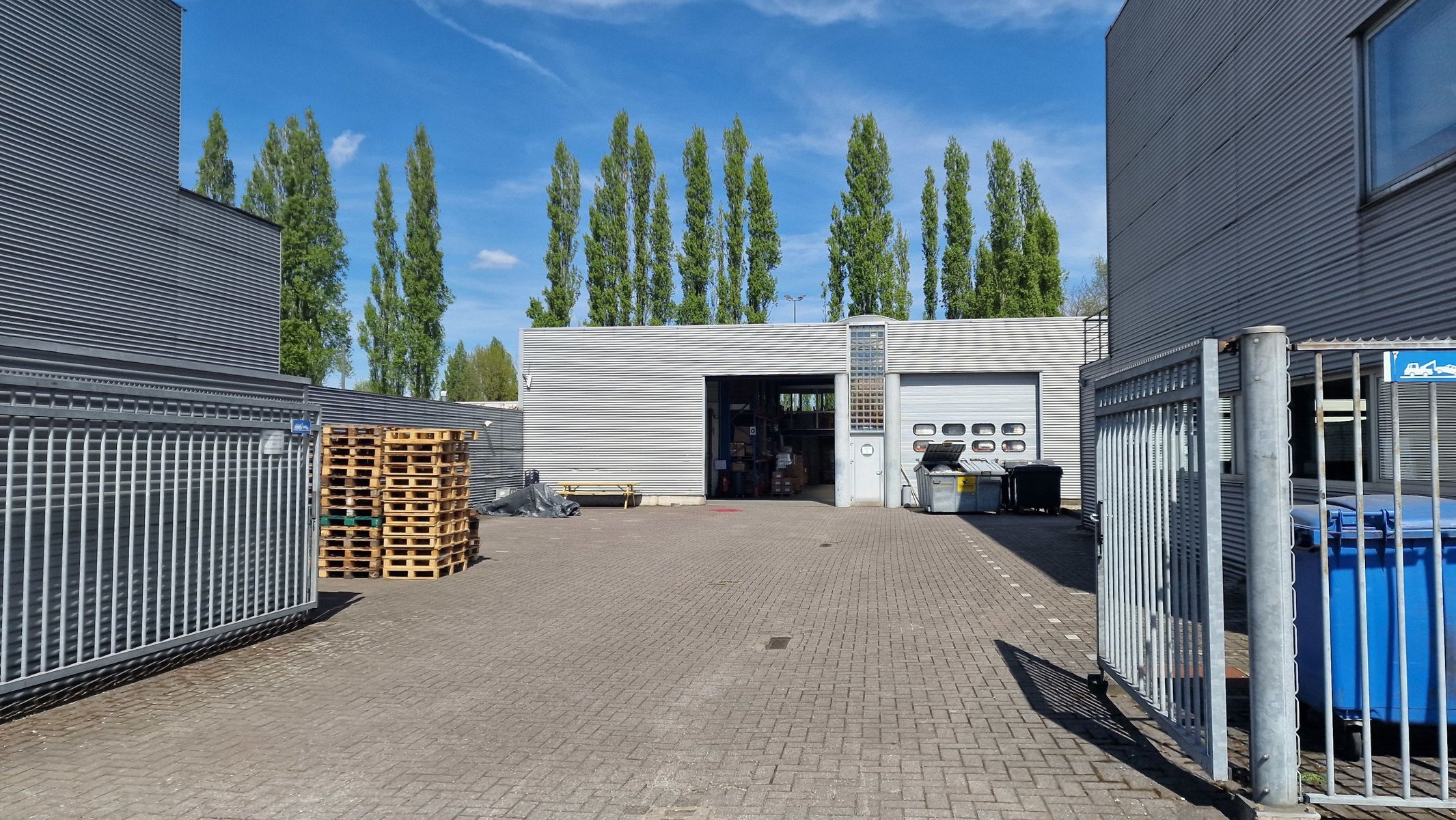 Grote magazijnruimte/atelier met kantoor te koop in Deurne  foto 170