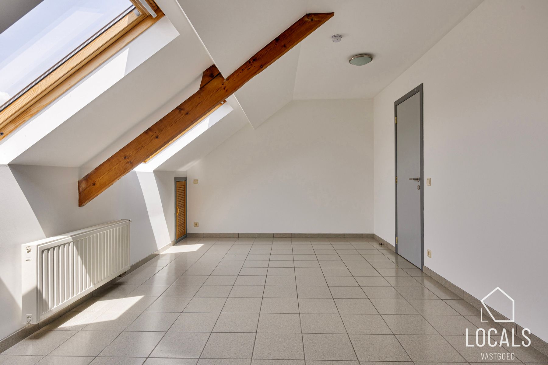 Handelshuis met appartement op strategische locatie foto 19