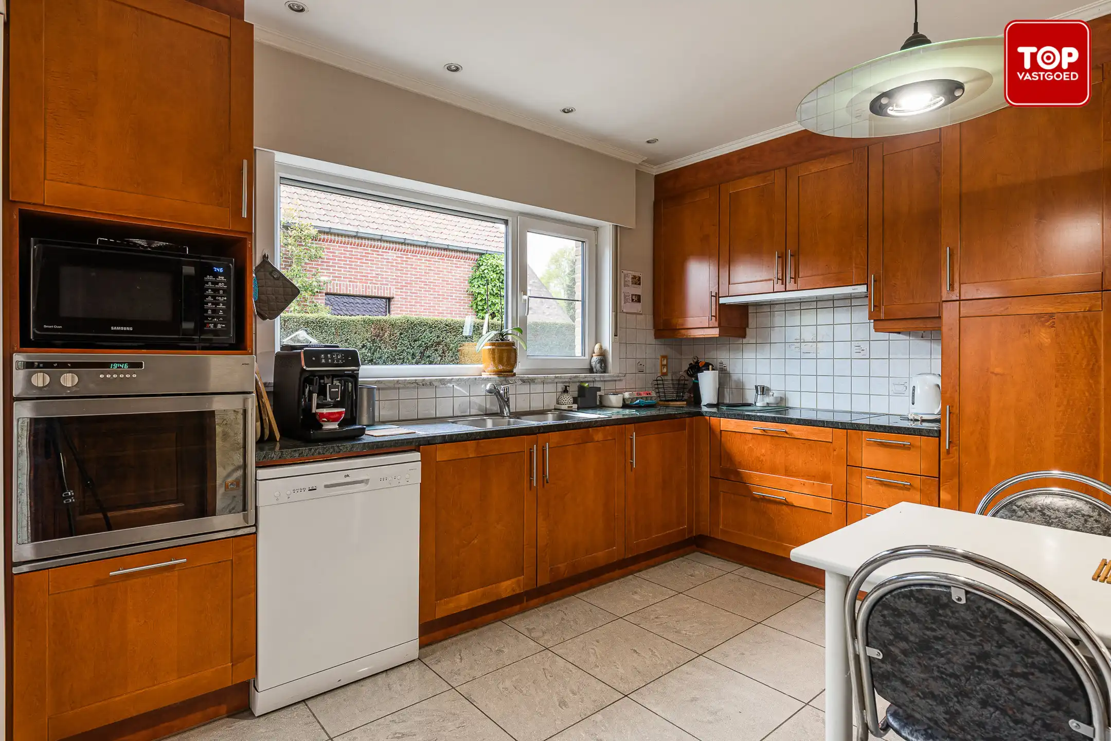 Instapklare open bebouwing in een rustige straat zonder doorgaand verkeer.  foto 9