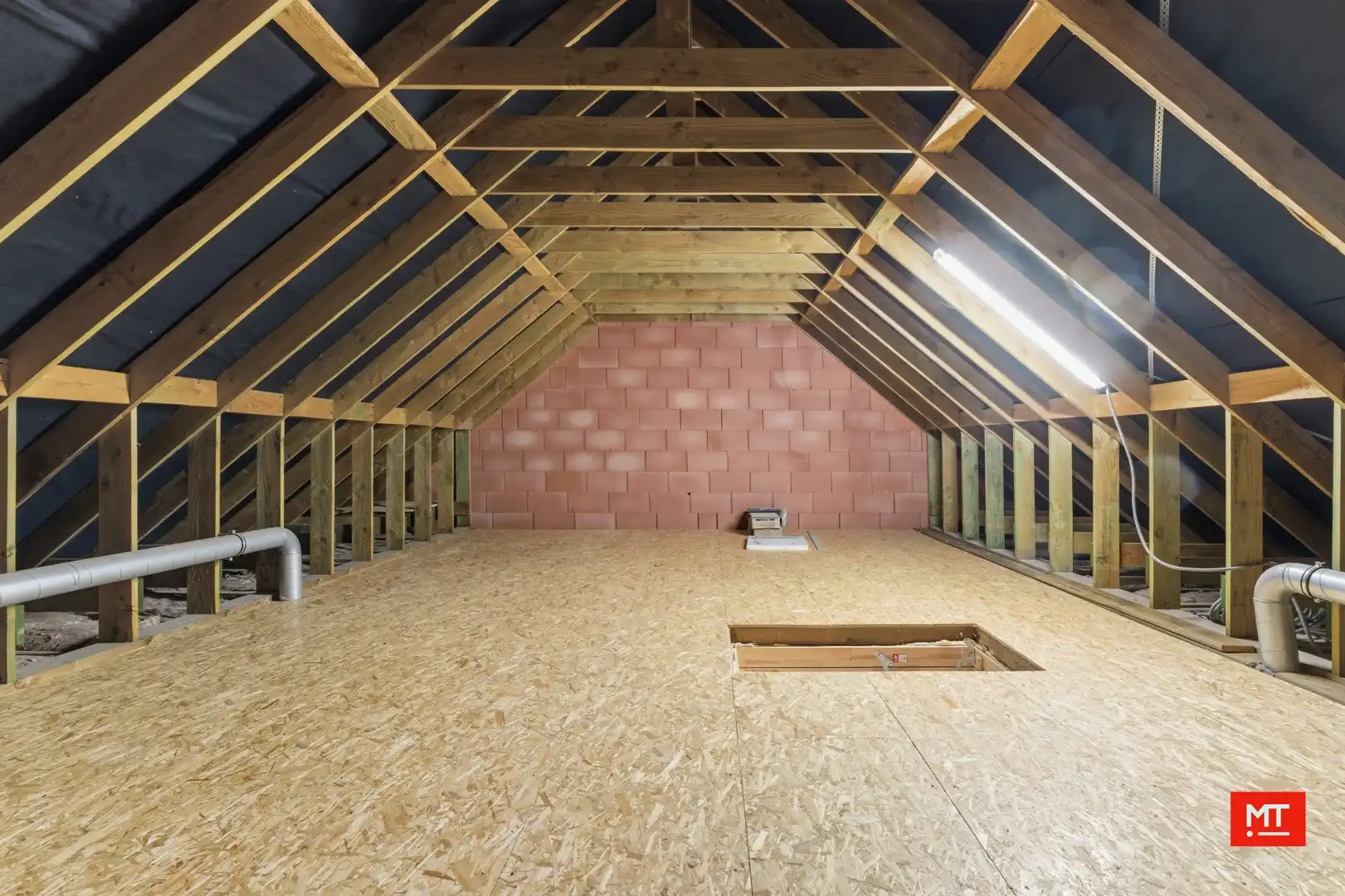 Recente, instapklare woning met 3 slpk, zonnige tuin en garage op het einde van een doodlopende straat in Langemark foto 14