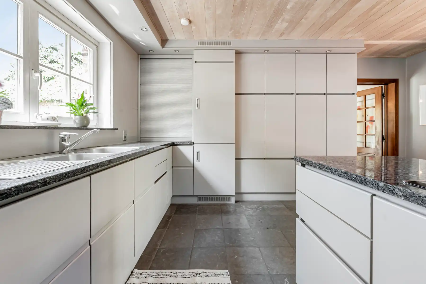 Villa op bos- en natuurdomein van 5056 m² in villawijk foto 8