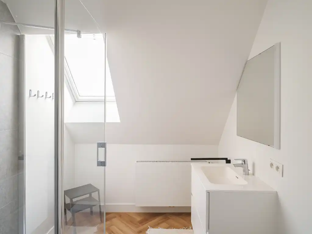 Instaplaar duplex-appartement met 1 slaapkamer en terras op een zeer gegeerde locatie – Sint-Pietersplein. foto 7