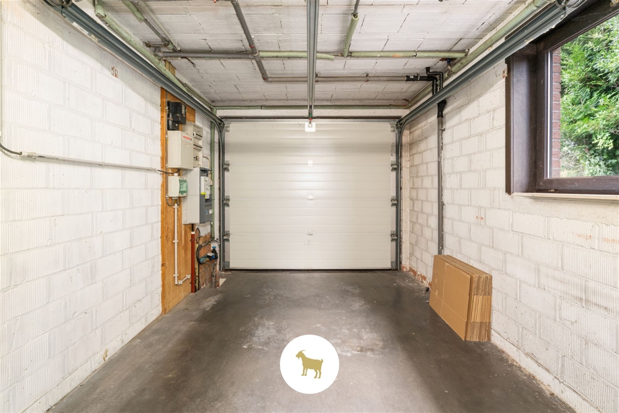 Te renoveren ALLEENSTAANDE WONING met 4 SLAAPKAMERS en GARAGE op een PERCEEL van 648m² foto 22