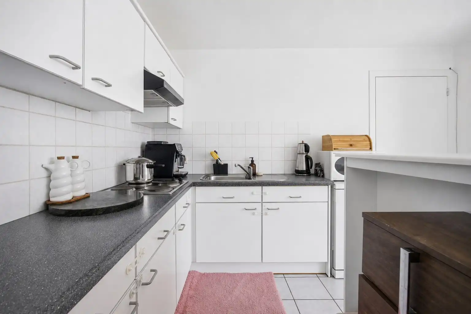 Uitstekend gelegen, betaalbaar en lichtrijk appartement te Lummen foto 3