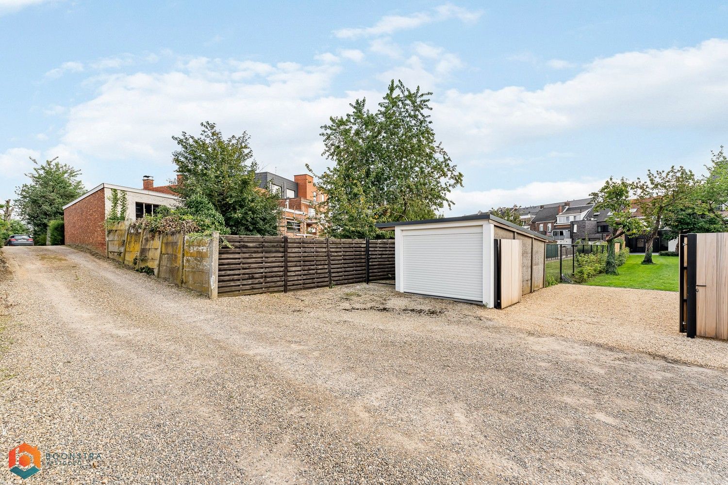 Prachtig gerenoveerde woning met 3 slpkrs foto 19