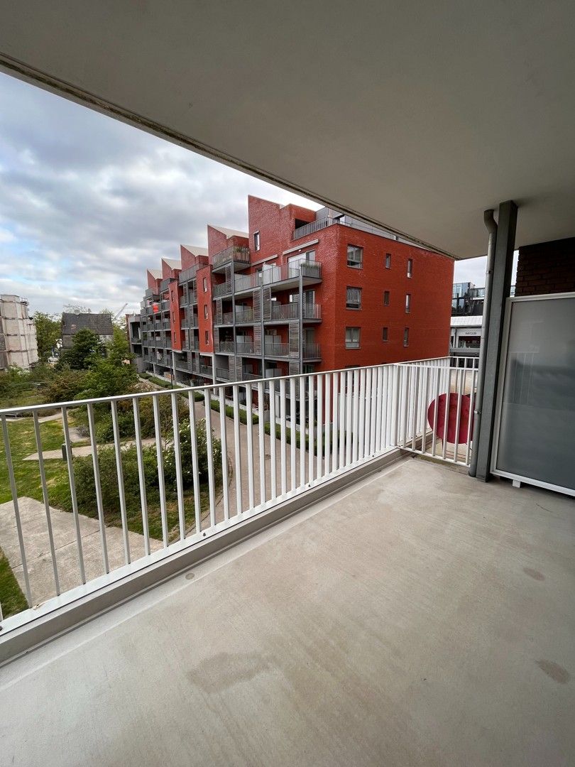 Zeer aangenaam 2-slaapkamerappartement met ruim terras en open zicht te Dok Noord foto 18