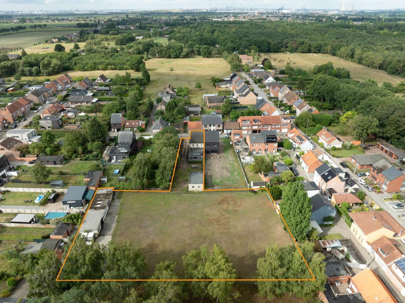 Recente, grote HOB met 4+ slpk., dubbele garage, weide en stallen foto 34
