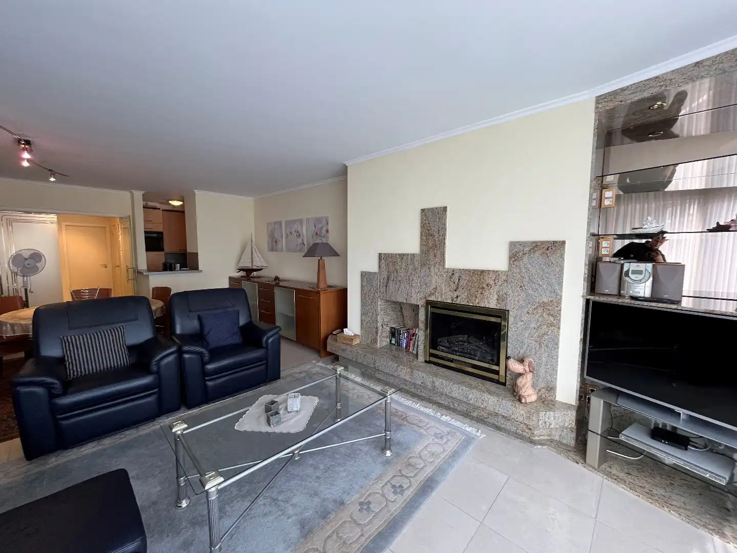 Gemeubeld appartement op topligging in Knokke foto 8