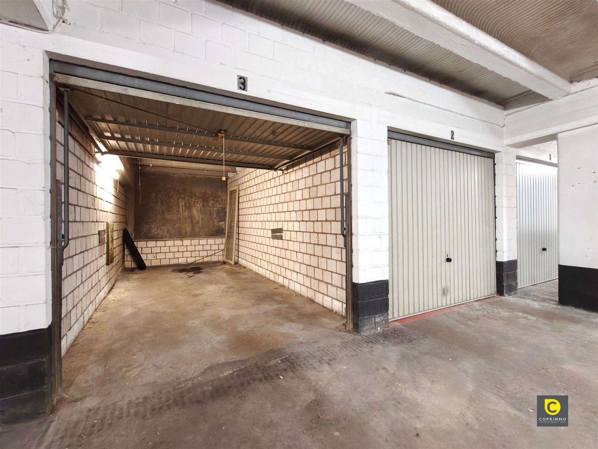 Garagebox foto {{pictureIndex}}