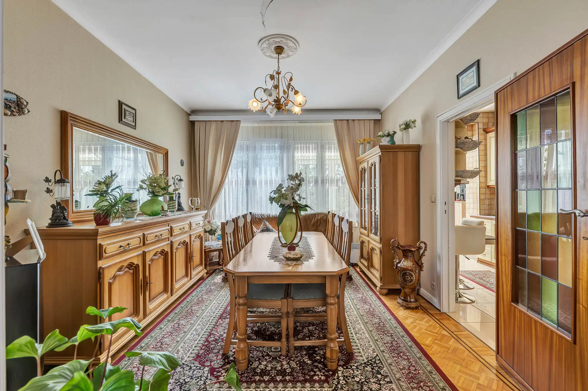 Instapklare karaktervolle woning in centrum Dilbeek! foto 2