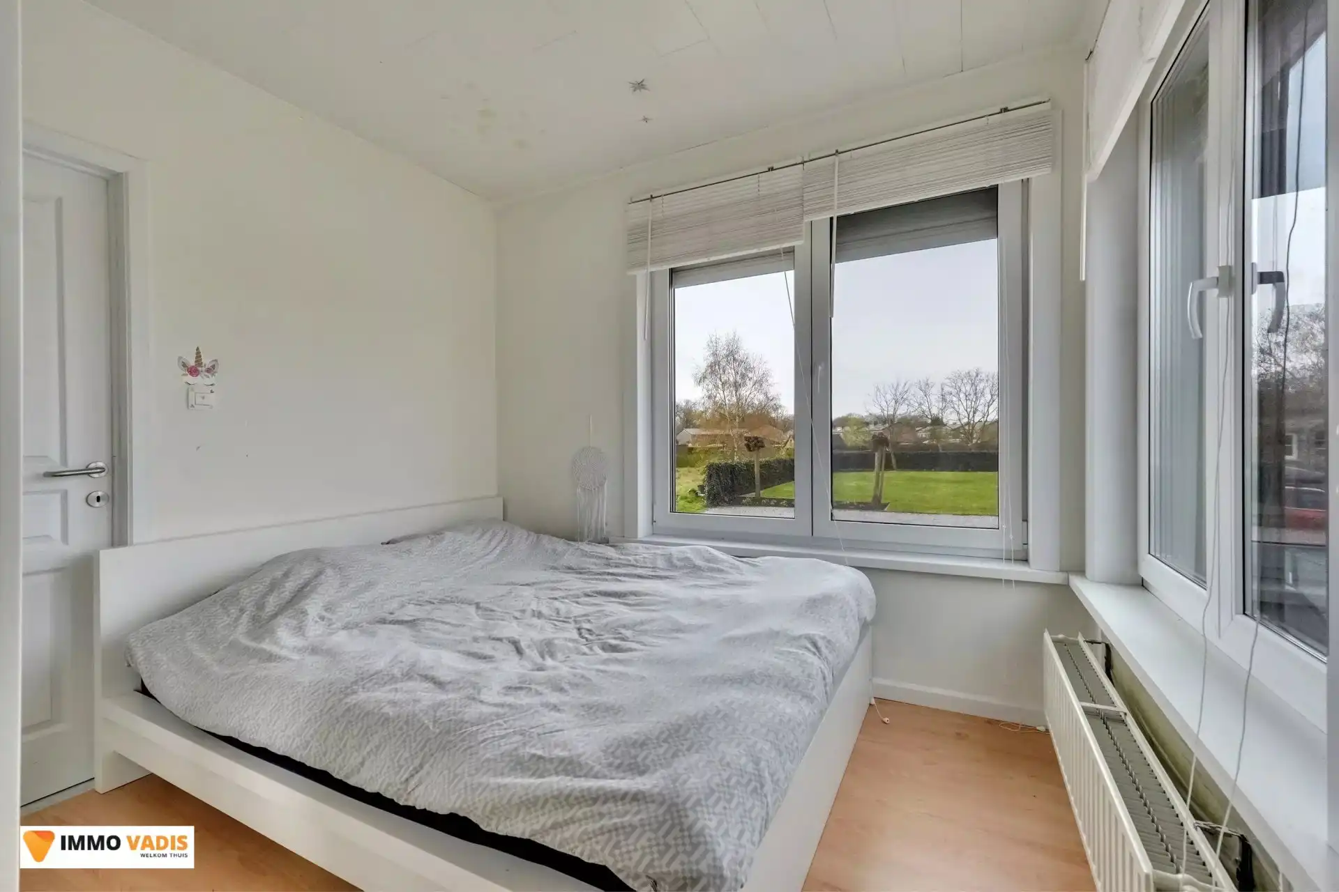 Ruime halfopen bebouwing met 3 slaapkamers en inpandige garage foto 8