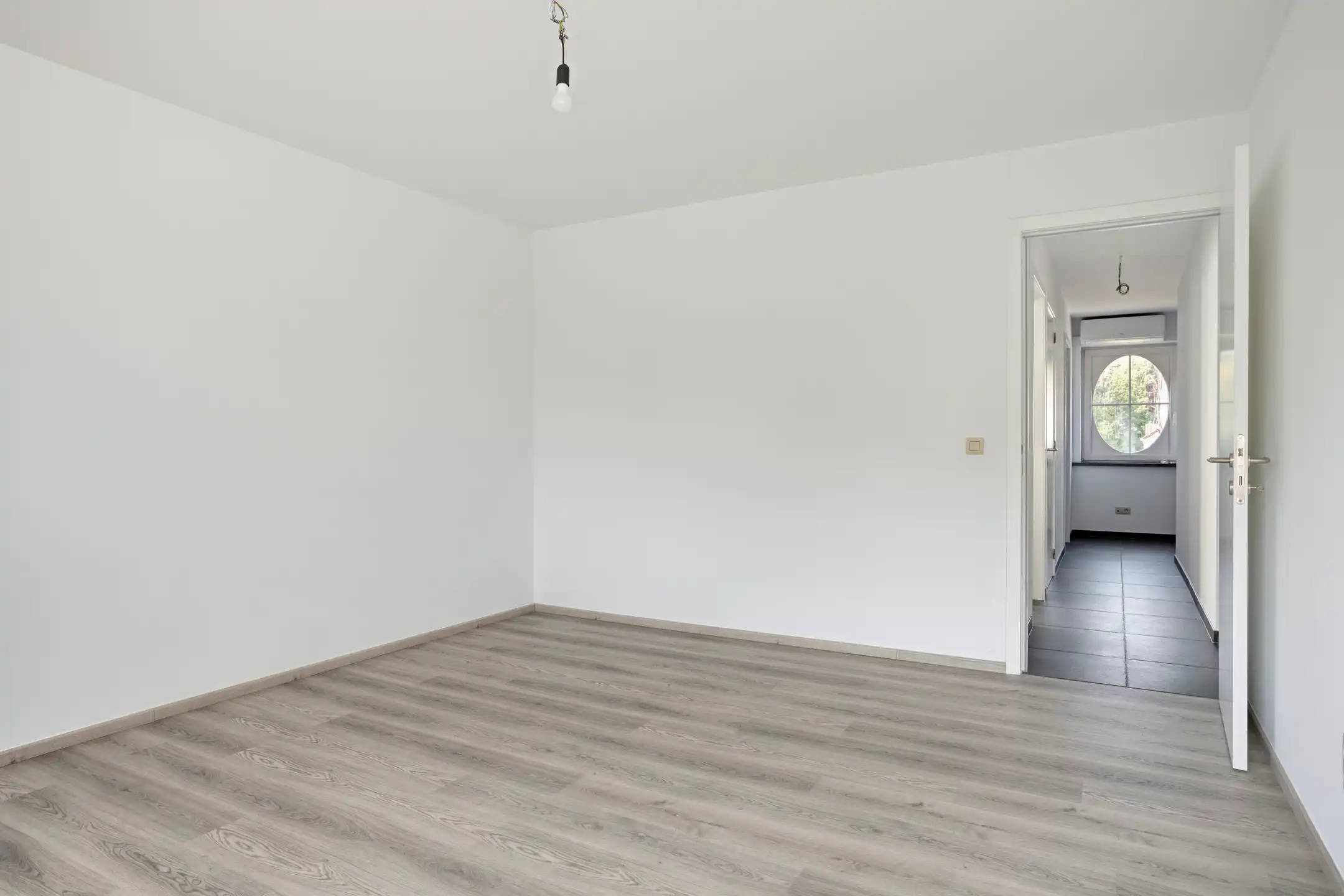 BEN woning met 4 slaapkamers, tuin & garage op toplocatie foto 15