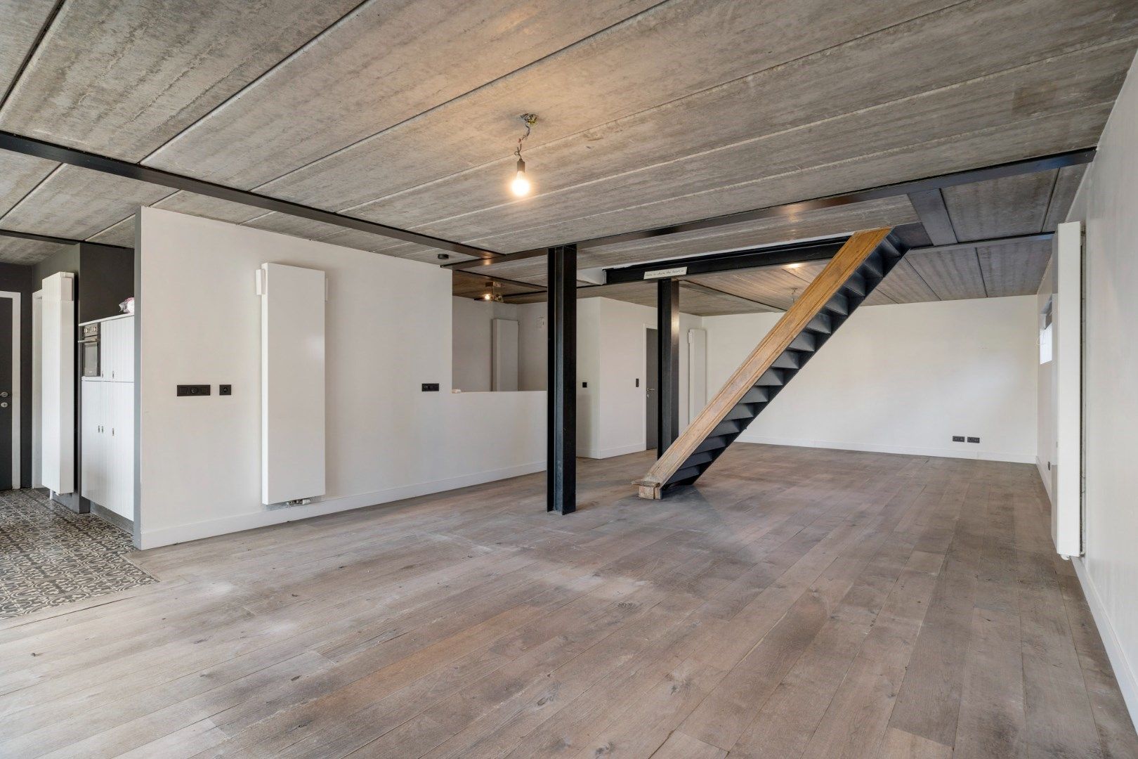 Recente, halfvrijstaande gezinswoning in een moderne bouwstijl op een ruim perceel van 11a06ca nabij de dorpskern van Tongerlo!  foto 6