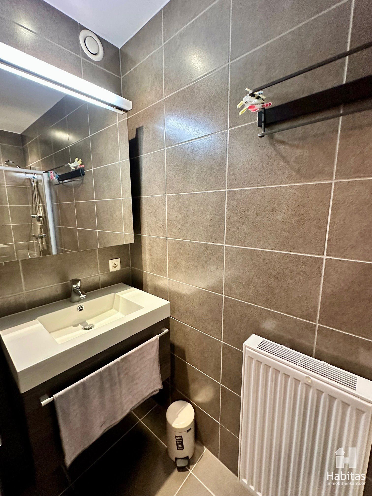 stijlvol afgewerkt en recent gebouwd appartement, op wellicht één van de mooiste liggingen van Wenduine foto 6
