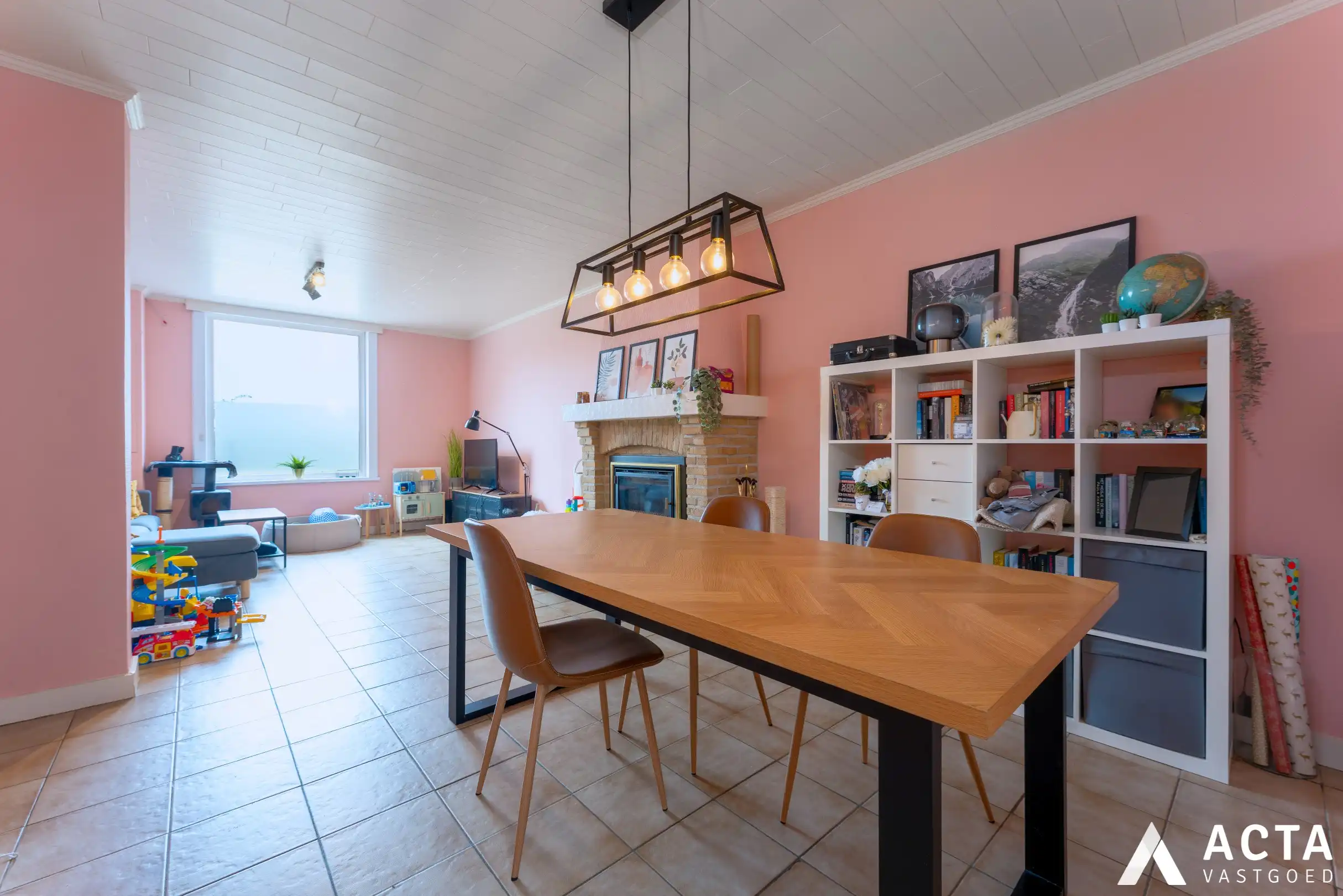 Gezinswoning met drie slaapkamers en tuin in Bredene foto 2