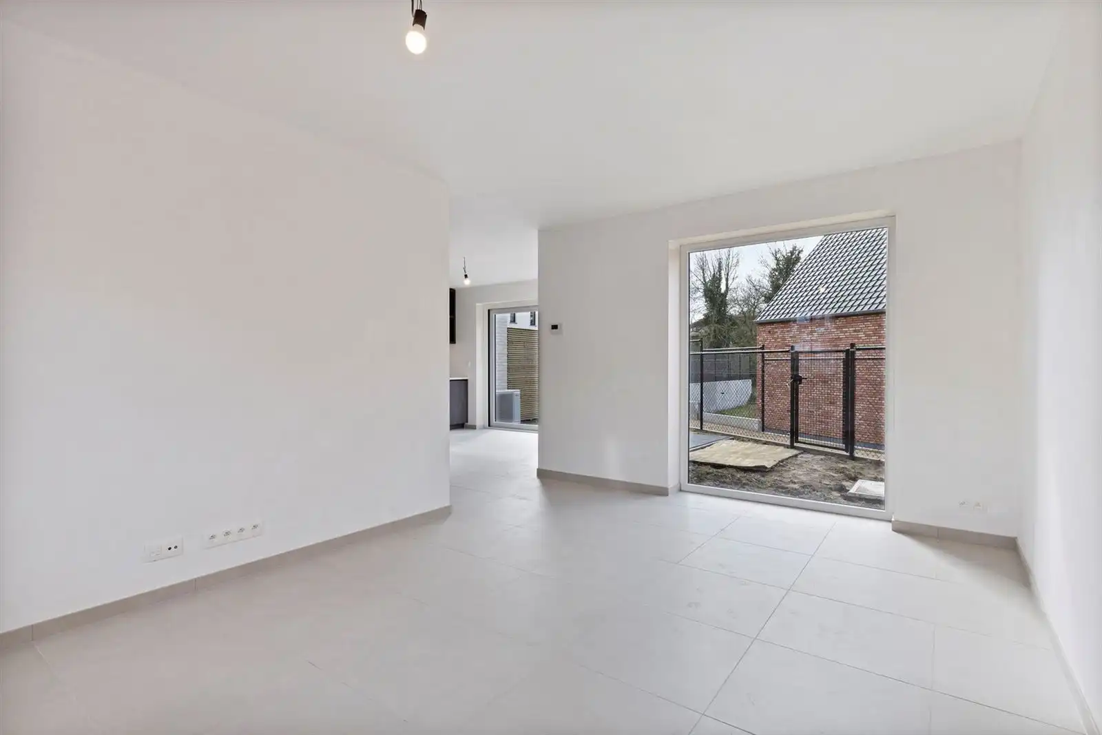 Energiezuinige instapklare nieuwbouwwoning met 3 slaapkamers, tuin en parkings foto 9