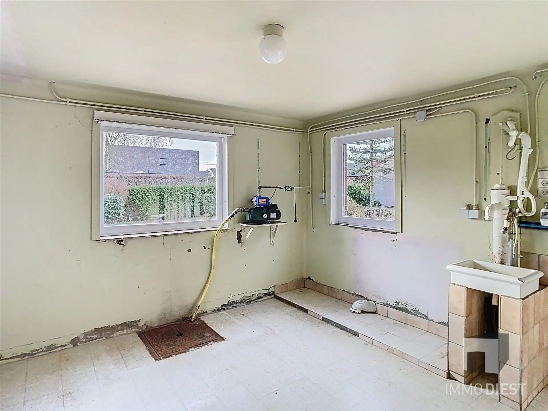 Stevige woning met 3 slpks en tuin + bouwgrond foto 24