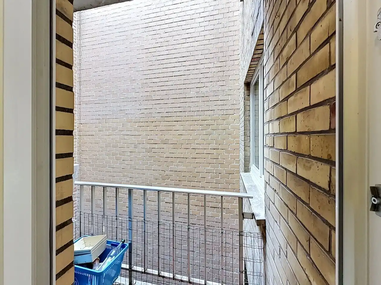Compleet en smaakvol gerenoveerd één slaapkamer appartement met open zicht op de Graaf d'Ursellaan foto 10