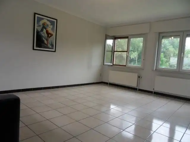 Rustig gelegen BUNGALOW, 2 slaapkamers / bureel, garage en tuin op 4 are 66 ca foto 5