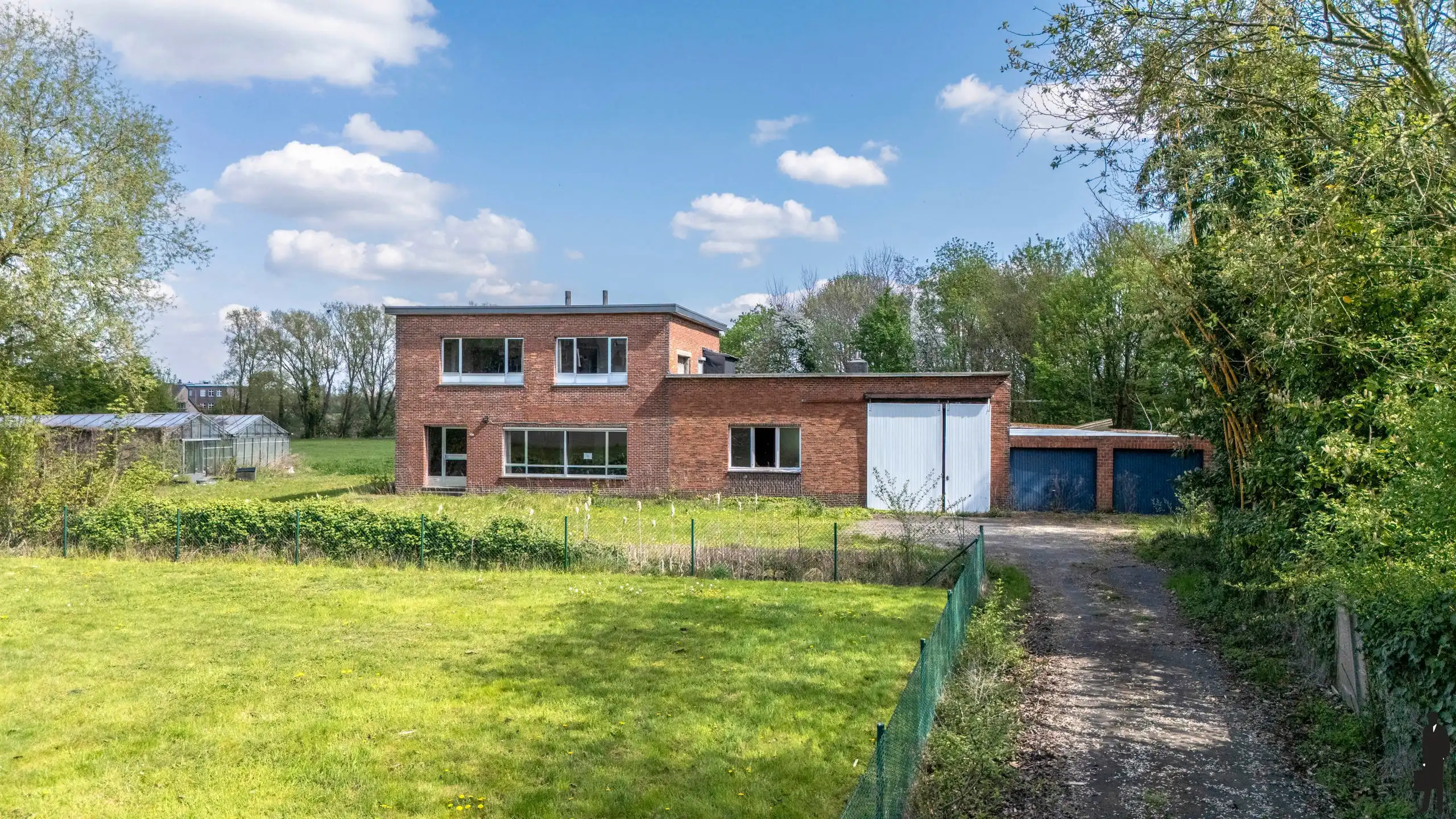 Unieke renovatiekans pal in het centrum van Aartselaar foto 22