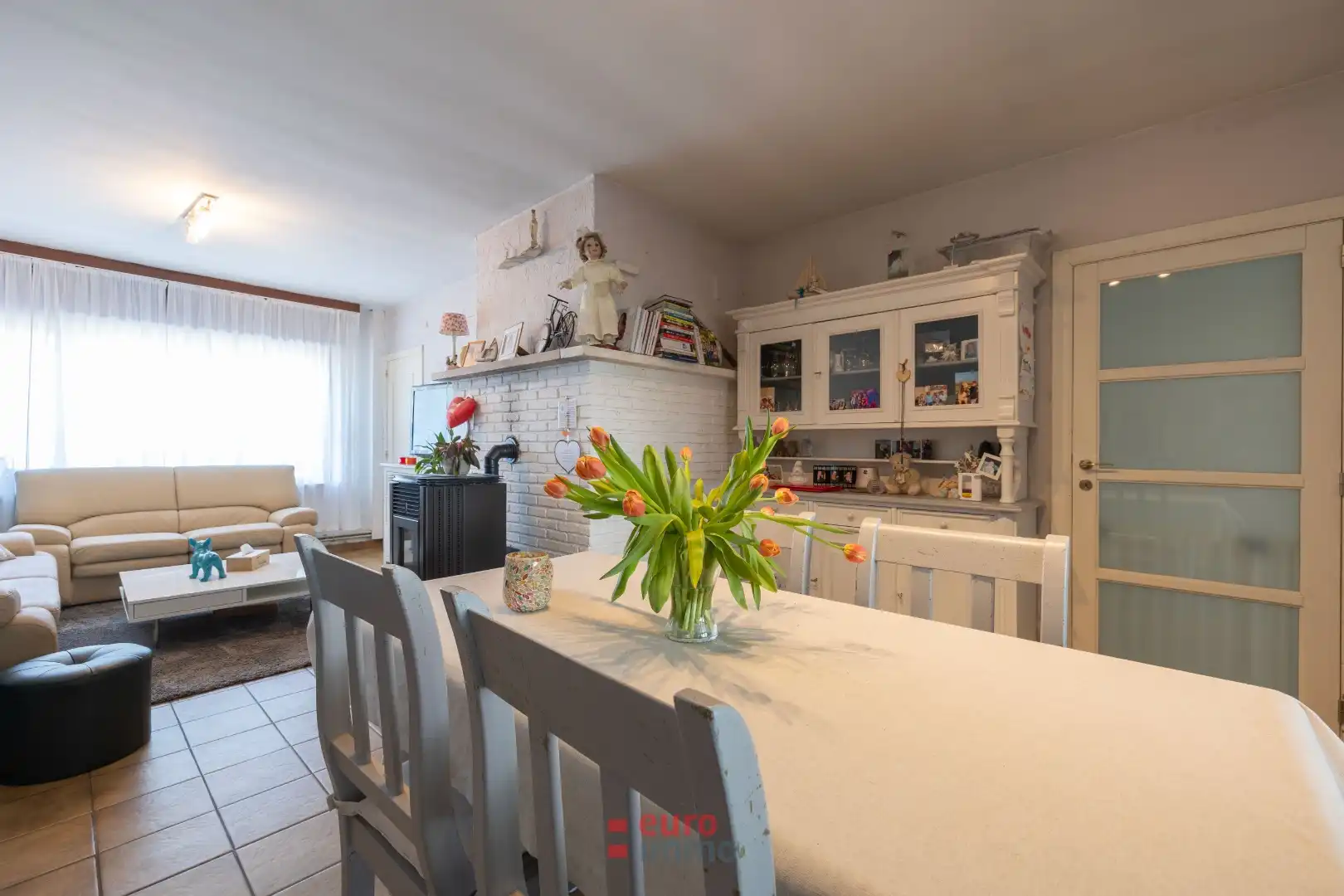 Ruime rijwoning met 4 slaapkamers in het pittoreske Ramskapelle foto 7