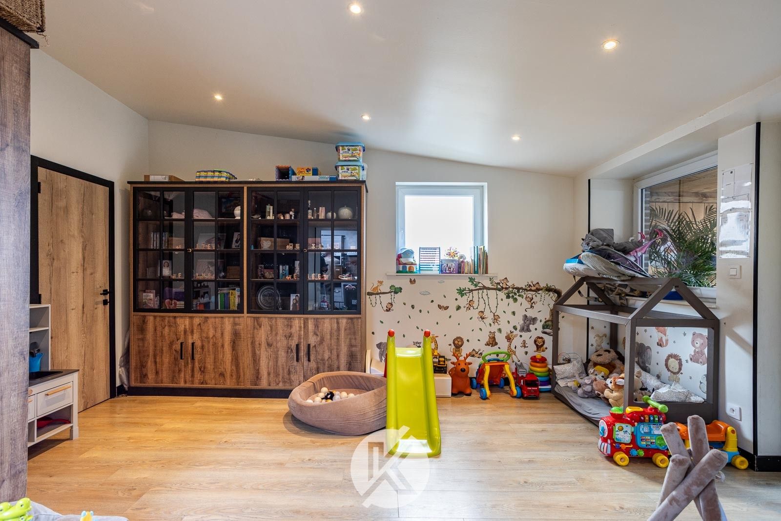 Instapklare gezinswoning met 5 slaapkamers foto 7