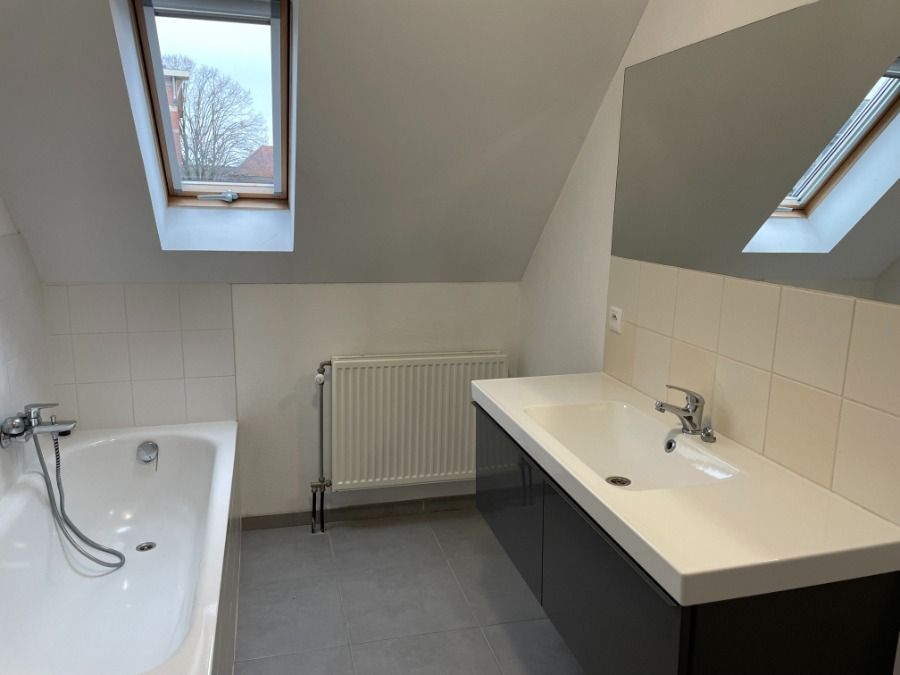 EENGEZINSWONING + tuin foto 20