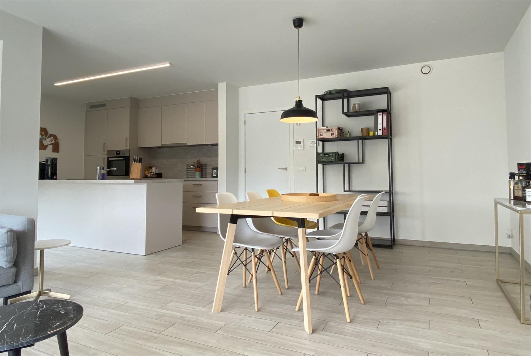 Appartement met zuidwest gericht terras te Aalst! foto 7