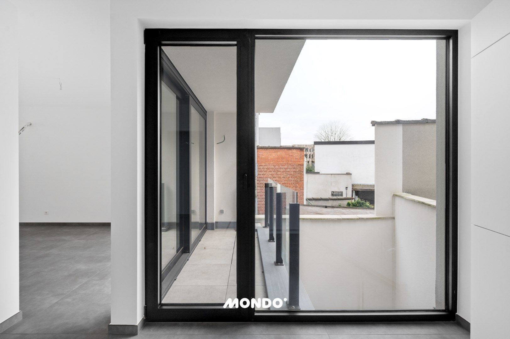 Nieuwbouw appartement met twee terrassen! foto 8