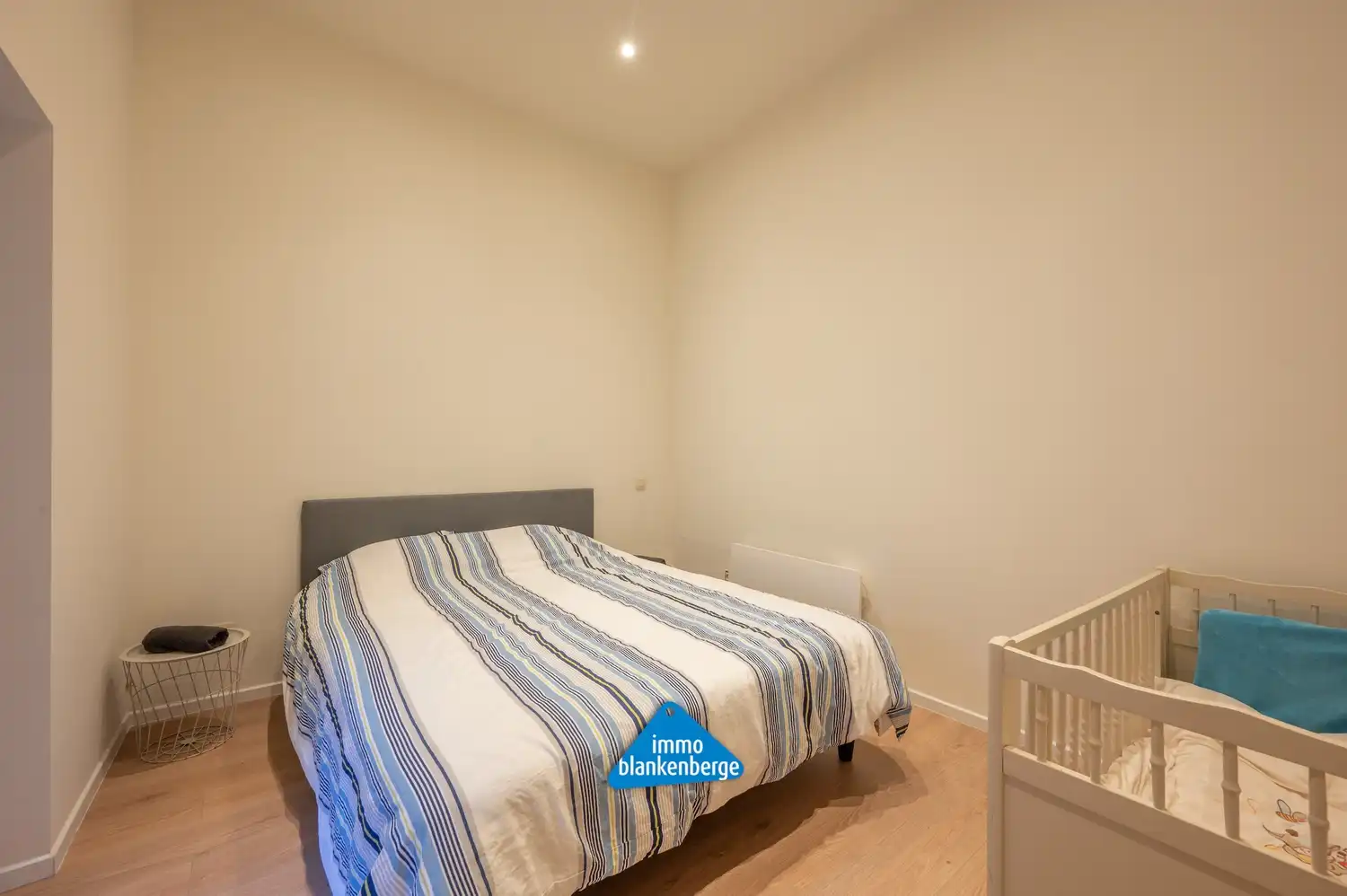 Ruim Gelijkvloers Appartement op de Zeedijk met Frontaal Zeezicht foto 16