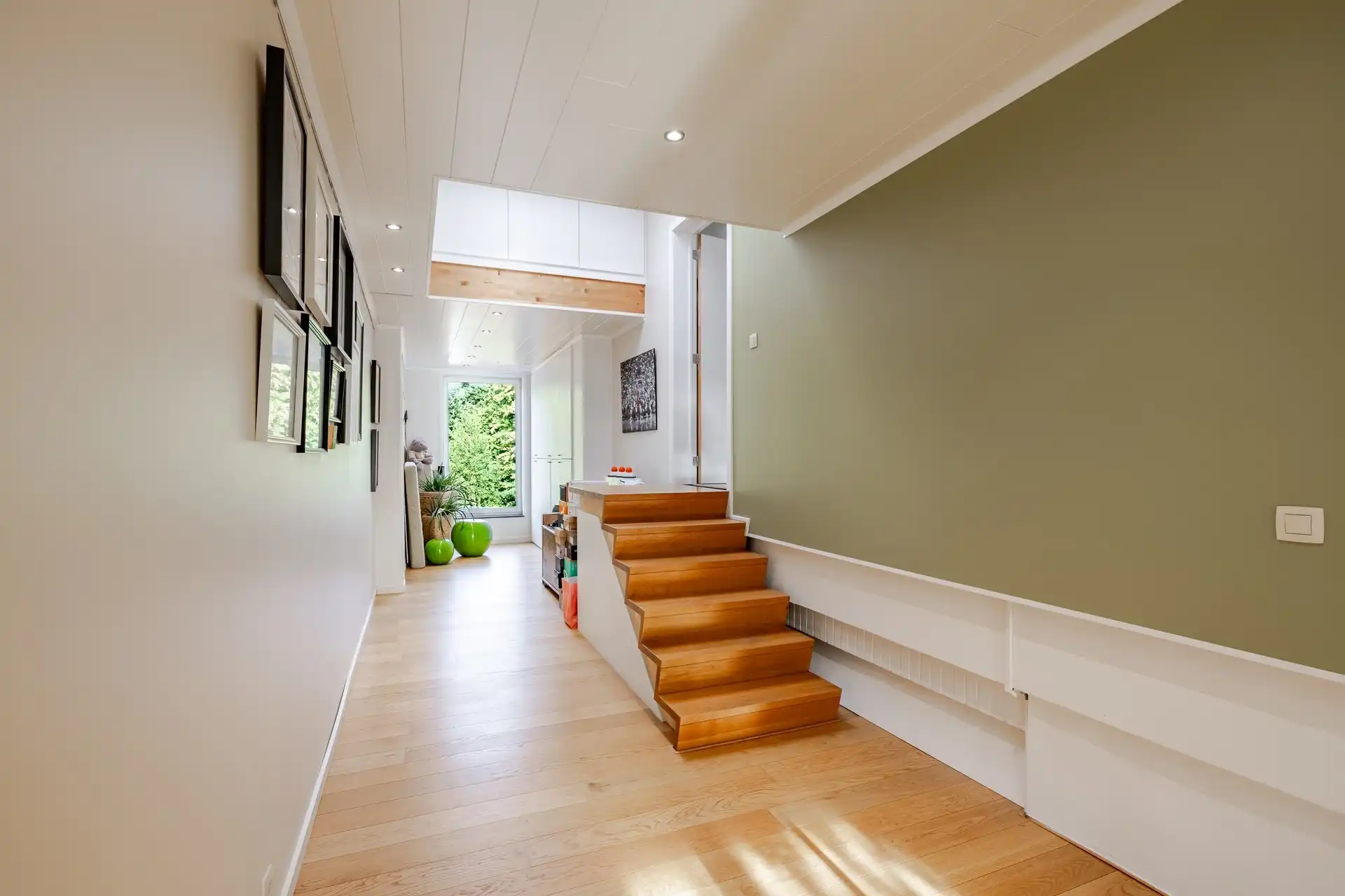 Exclusieve woning met 5 slaapkamers, tennisplein, poolhouse en ruime tuin foto 24