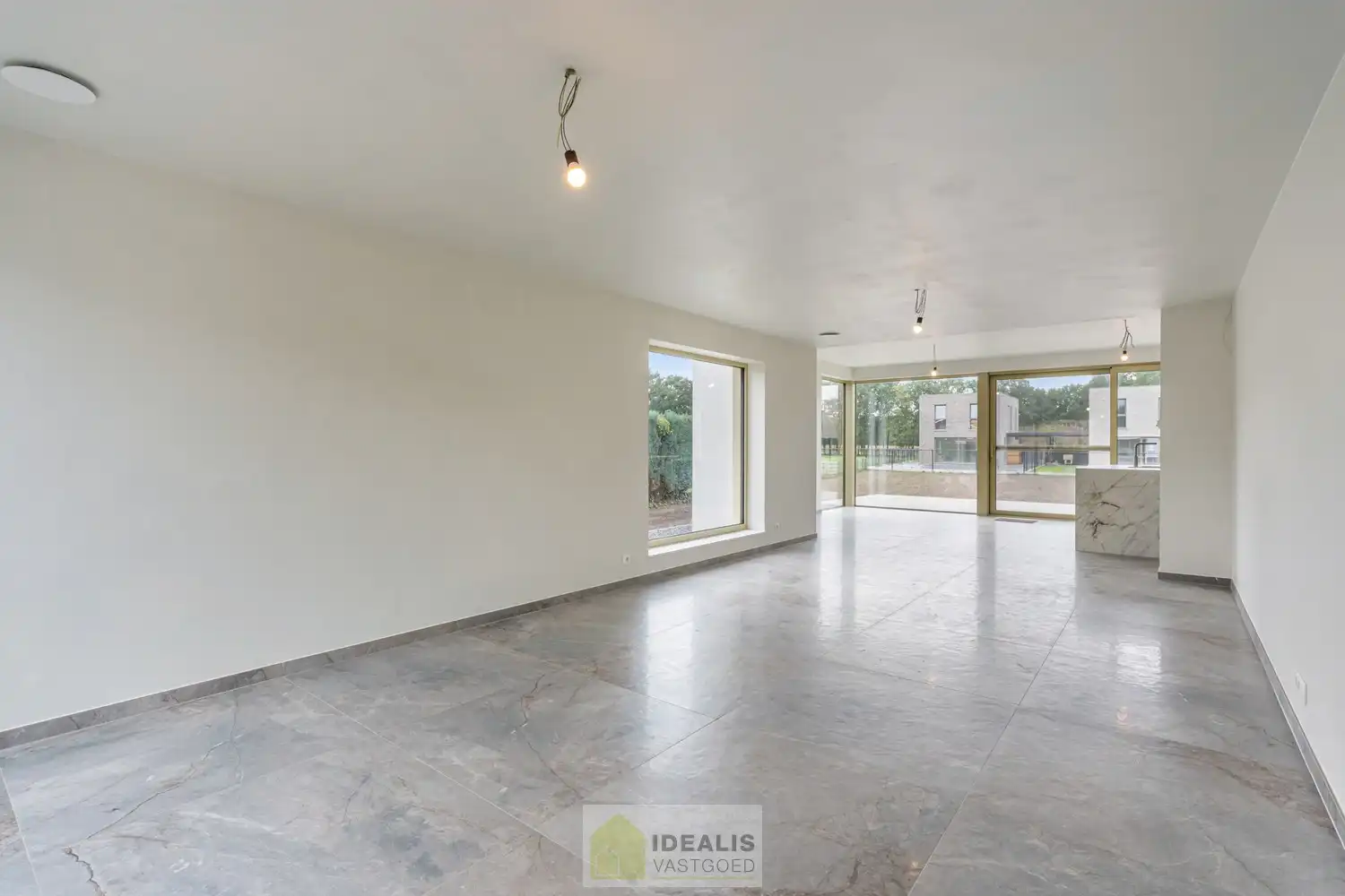Schitterend volledig vernieuwde woning met 3 ruime slaapkamers foto 10