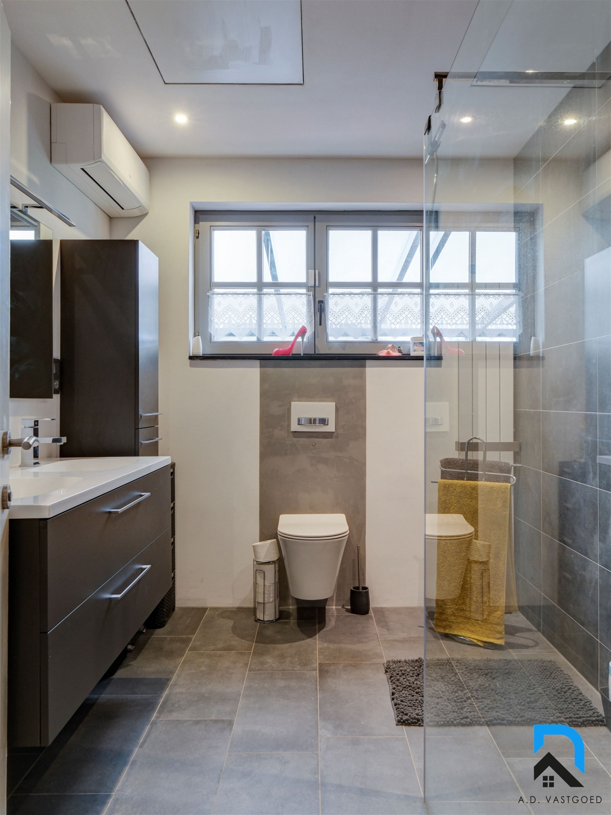 Ruime woning met 5 slaapkamers op toplocatie foto 19