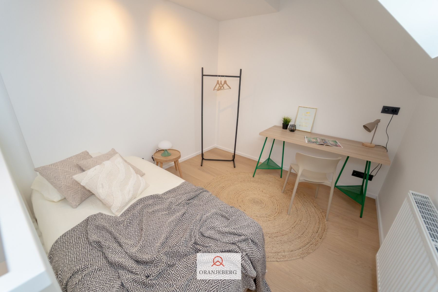 Gerenoveerde lichtrijke duplex studentenstudio foto 14