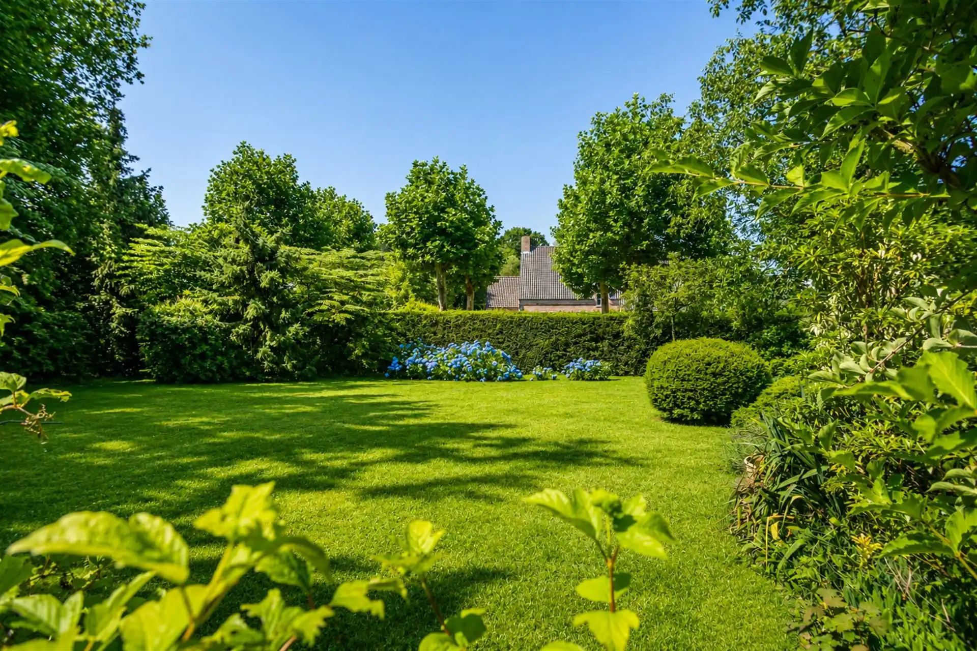 Ruime villa met zwembad en panoramische vergezichten foto 8