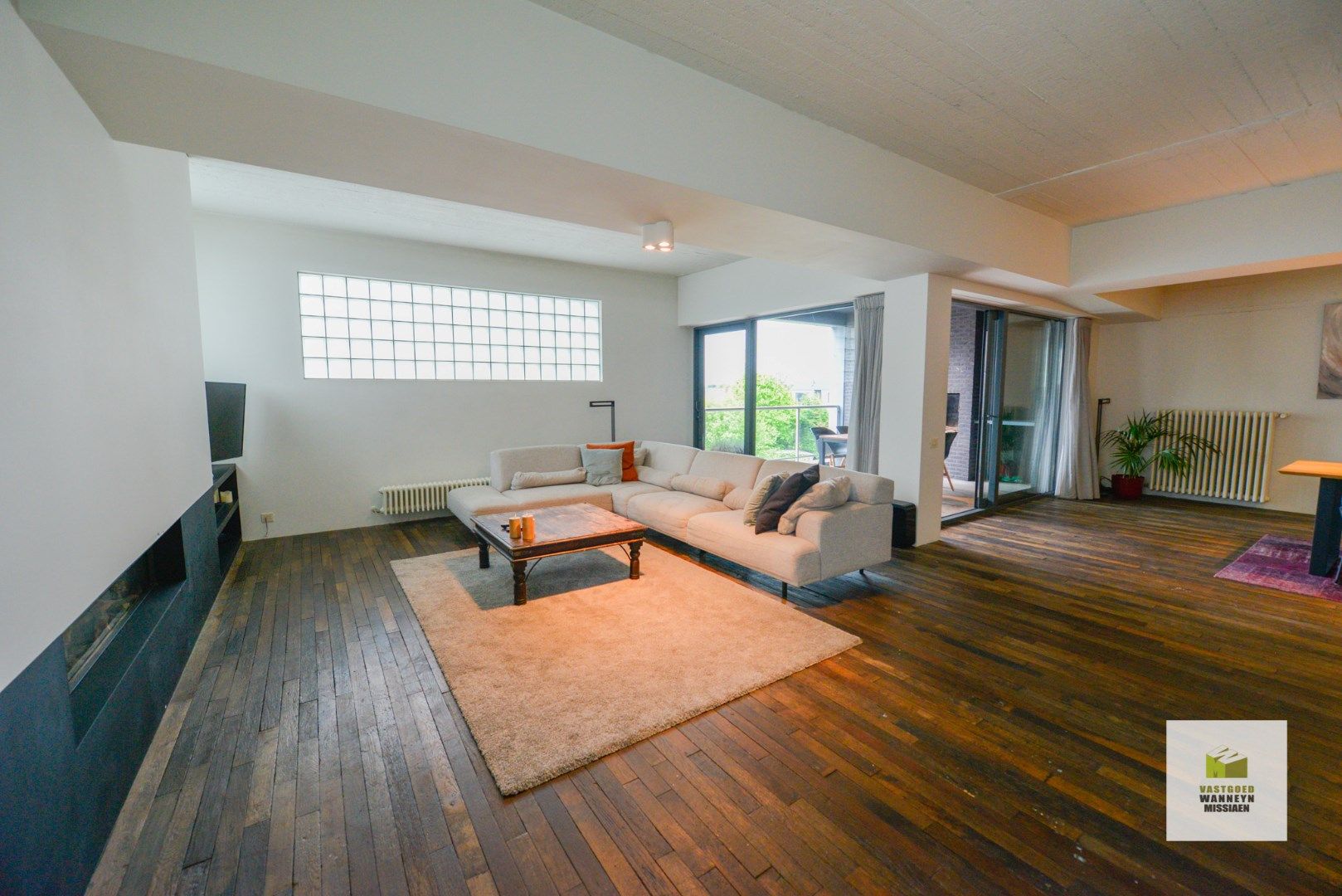 Magniefieke loft met 3 slpk in centrum Aalter foto {{pictureIndex}}