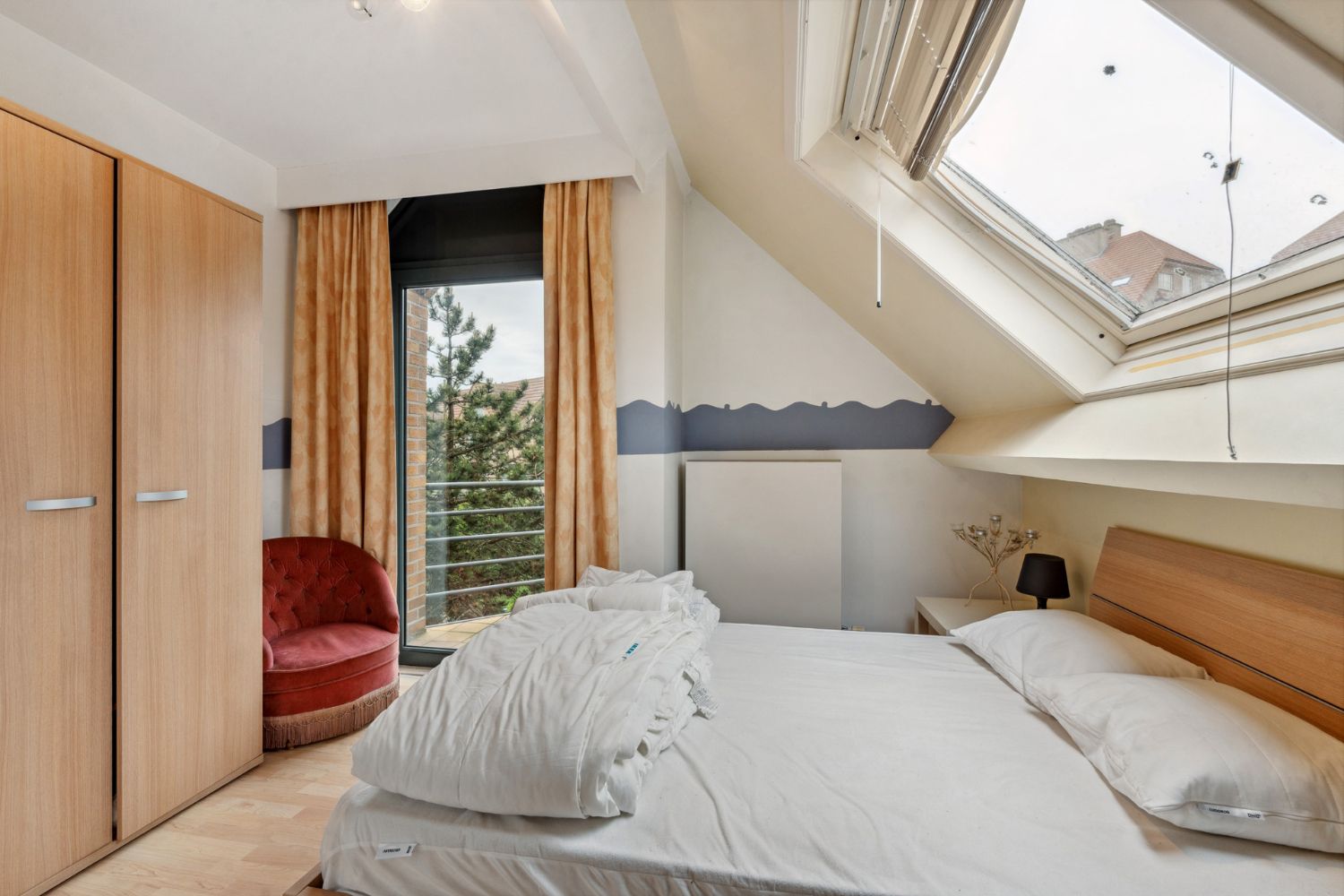 Ruim vier slaapkamer appartement met zongericht terras en zicht op het water foto 13