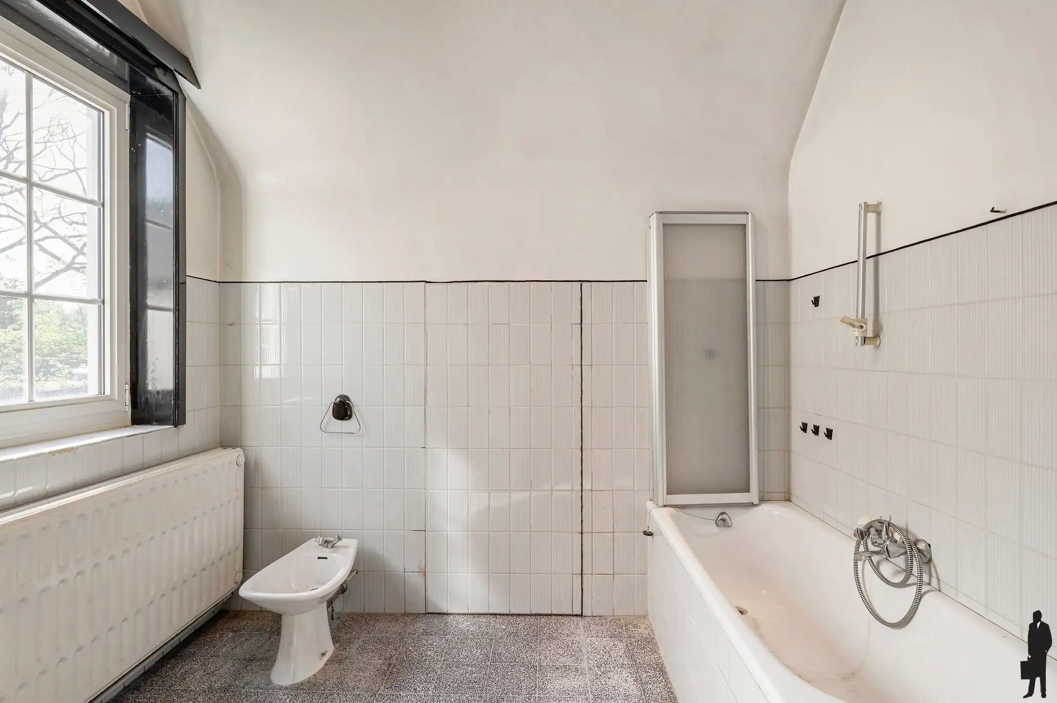 Uniek landhuis met ruim bijgebouw op riant perceel van 4.855 m², pal zuid georiënteerd foto 24