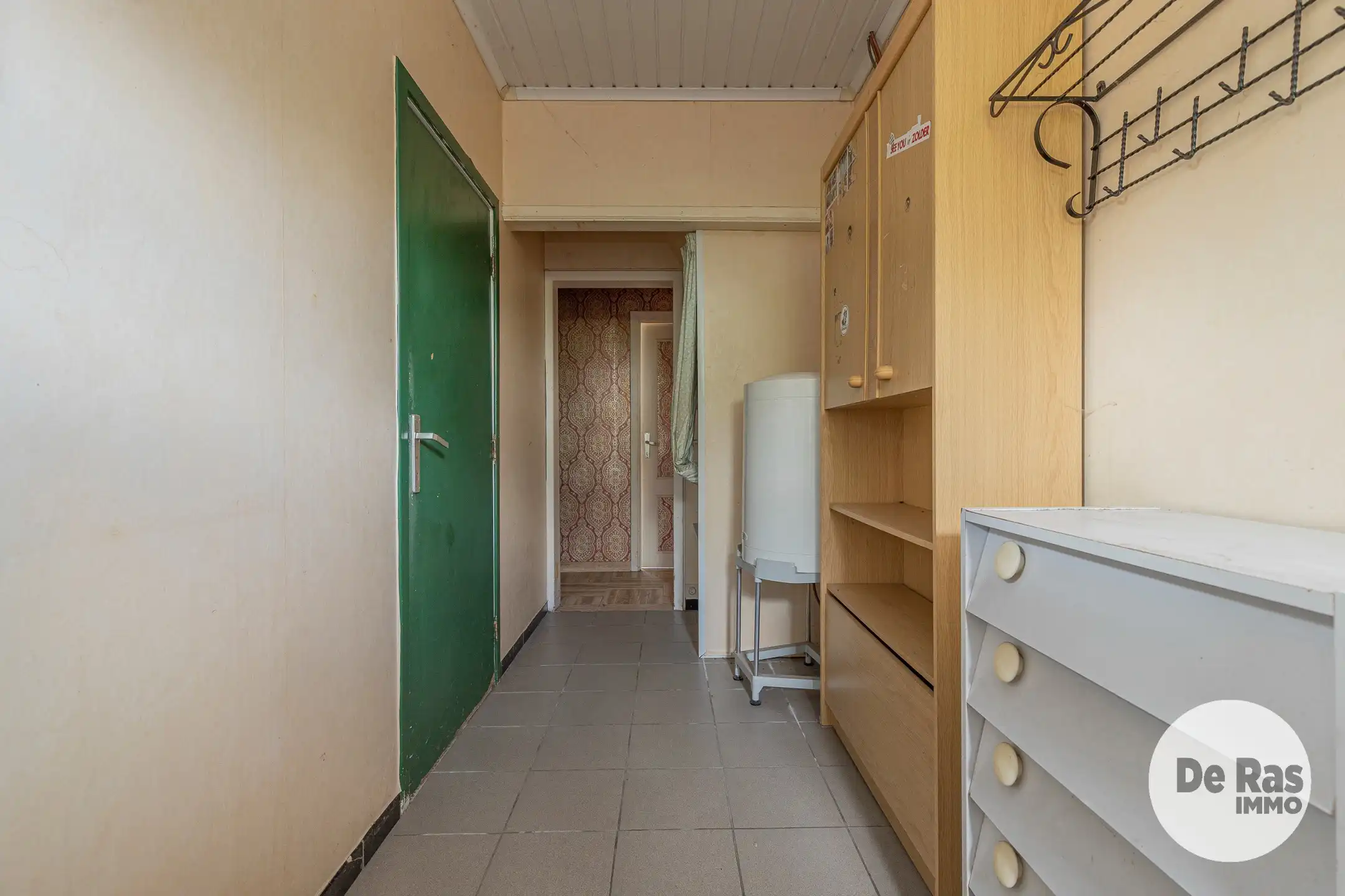WICHELEN - Te renoveren landbouwwoning met weide en serre foto 14