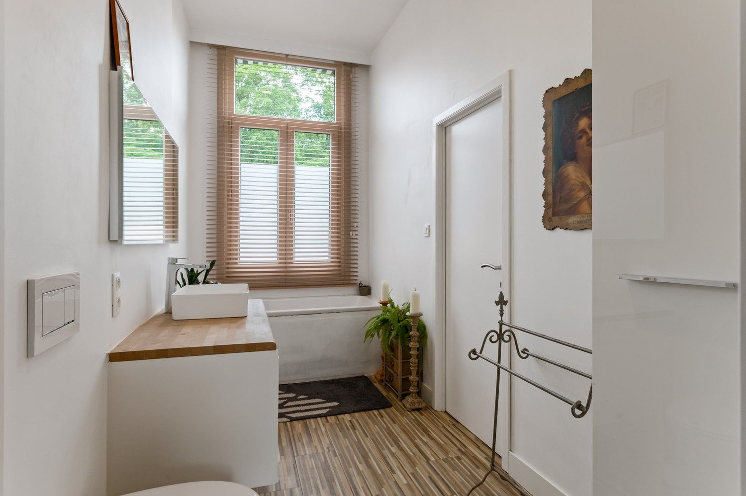 Prachtig herenhuis met 3 slaapkamers, gezellige tuin en autostaanplaats in Kapellen! foto 12