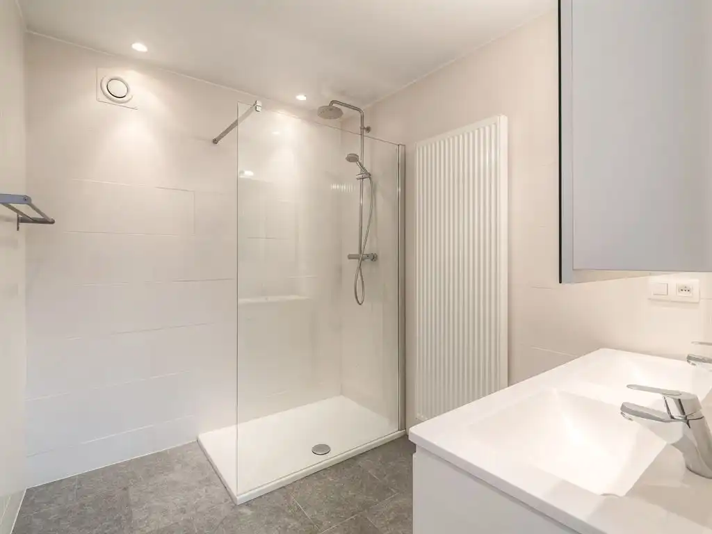 Appartement met terras en zicht op het water foto 9