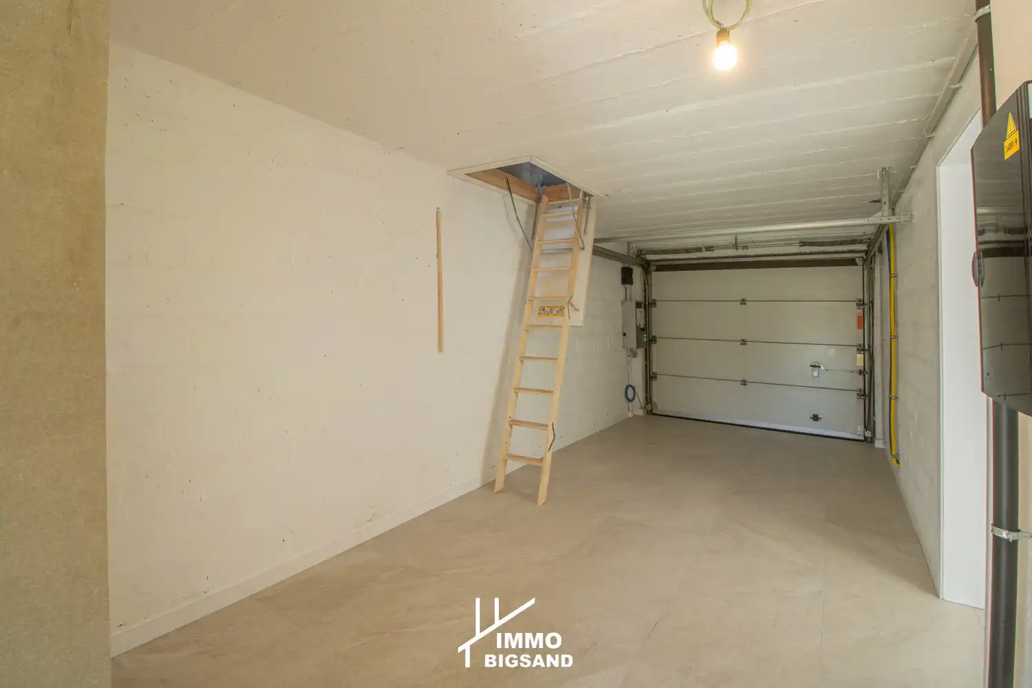 Volledig gerenoveerde woning met 3 slaapkamers, garage en ruime tuin foto 17