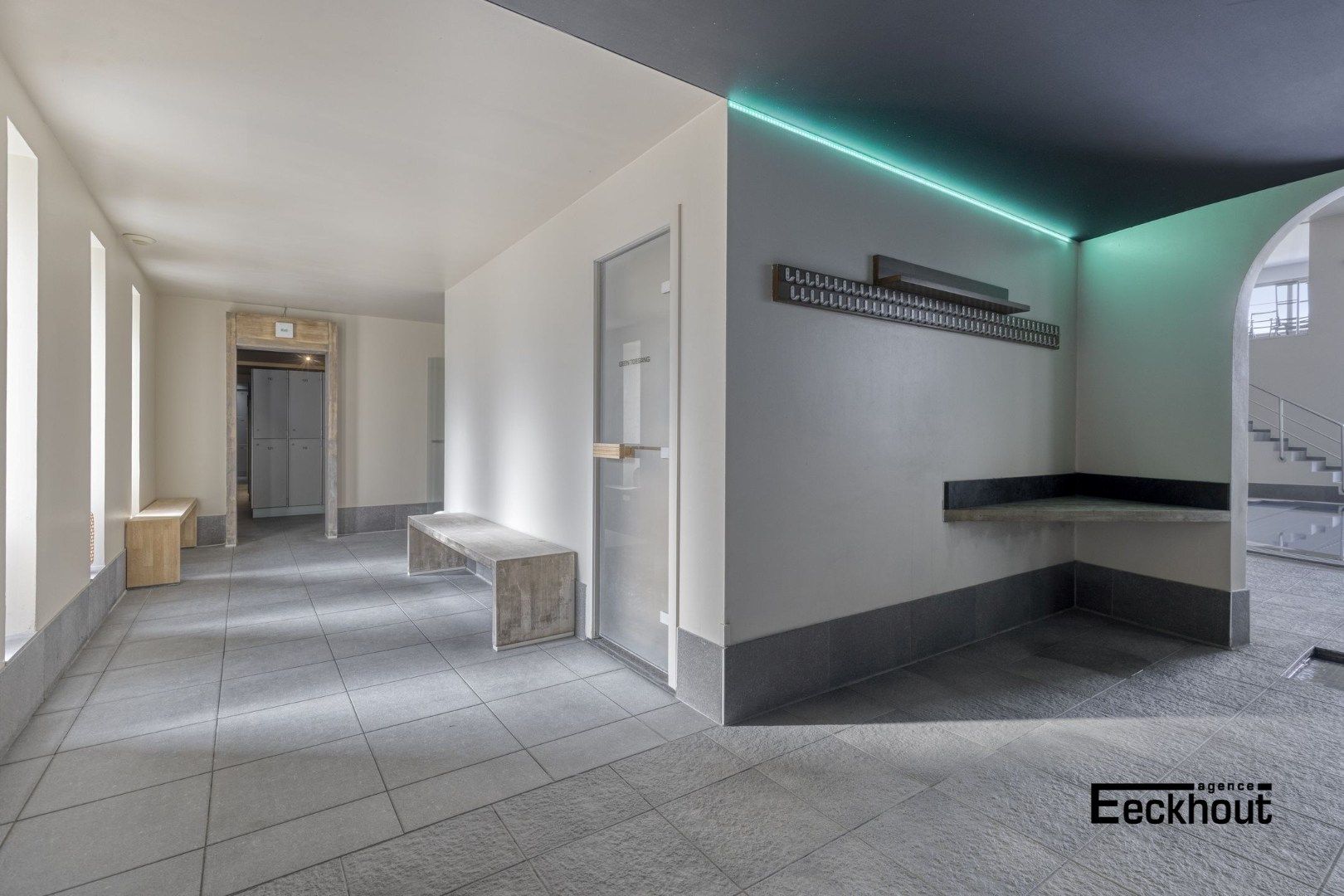 Handelscomplex op gunstige locatie foto 16