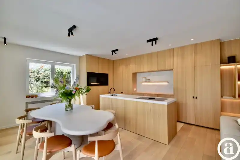 Subliem tuinappartement met zonneterras van 72m²  in een karaktervolle villaresidentie.  foto 2