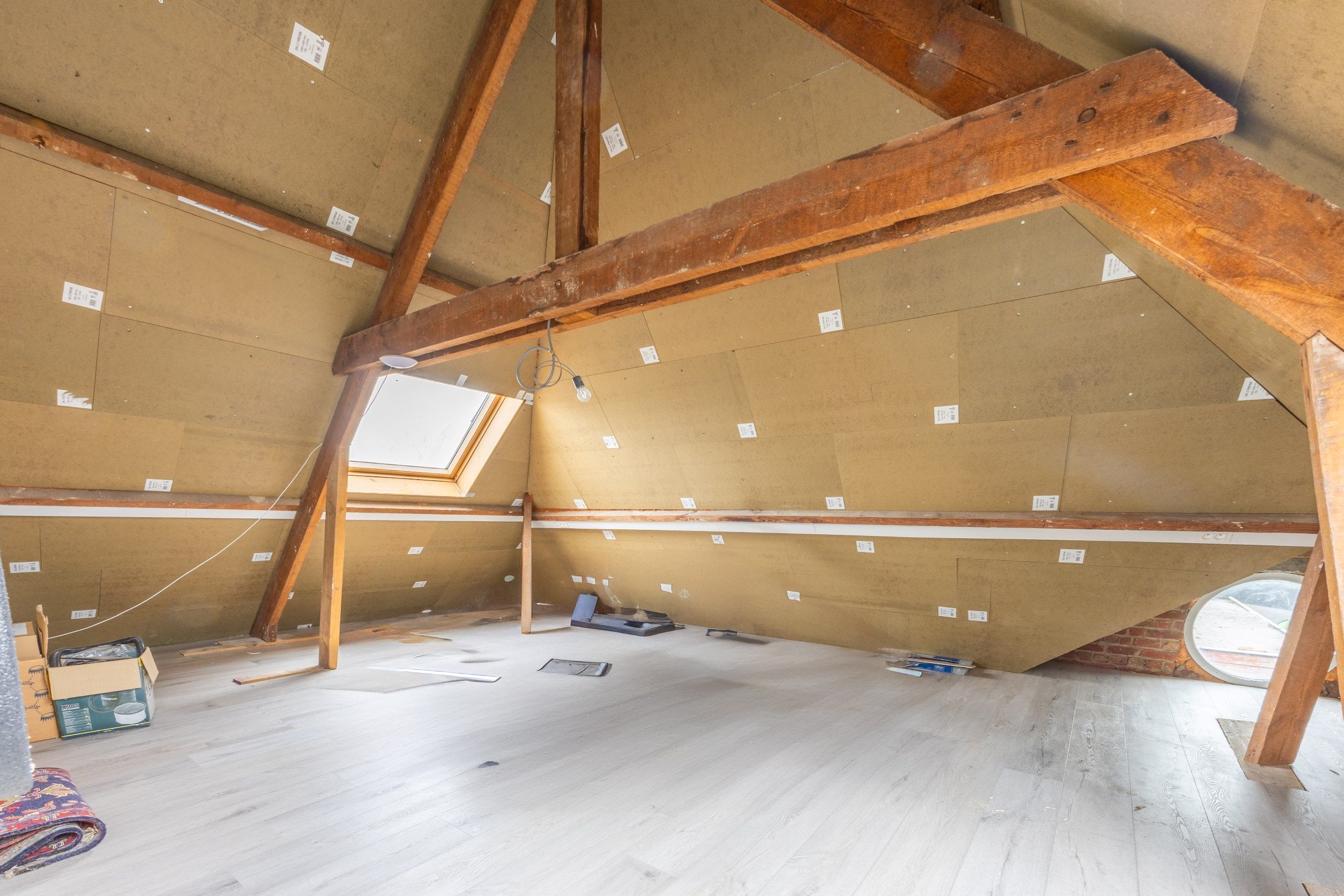 Unieke en recent gerenoveerde woning foto 16